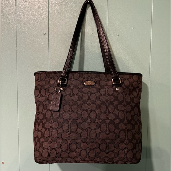 Coach Signature Black Shoulder Tote Bag F36185 - Picture 1 of 12